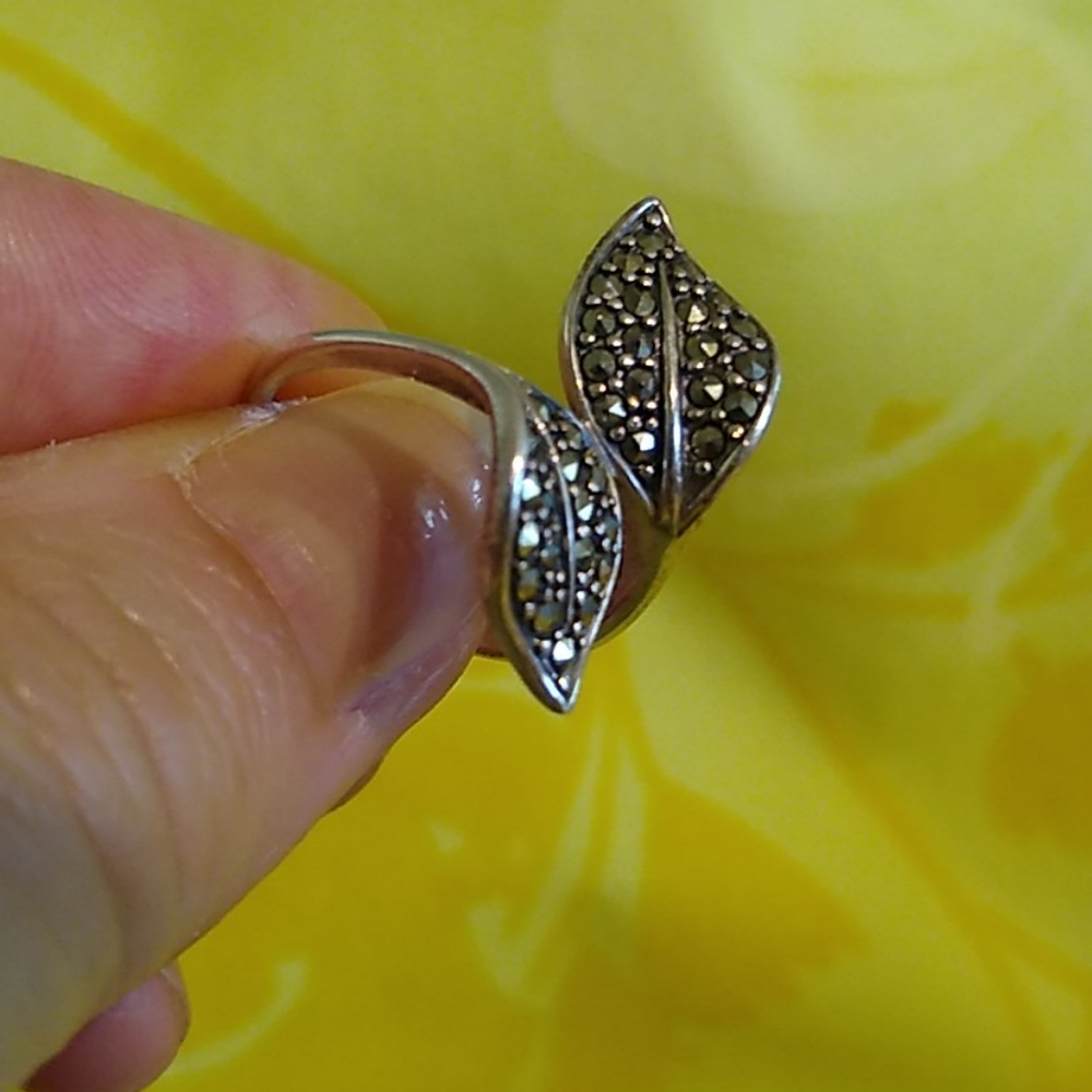 Sterling Silver Marcasite Leaf Ring - image 4